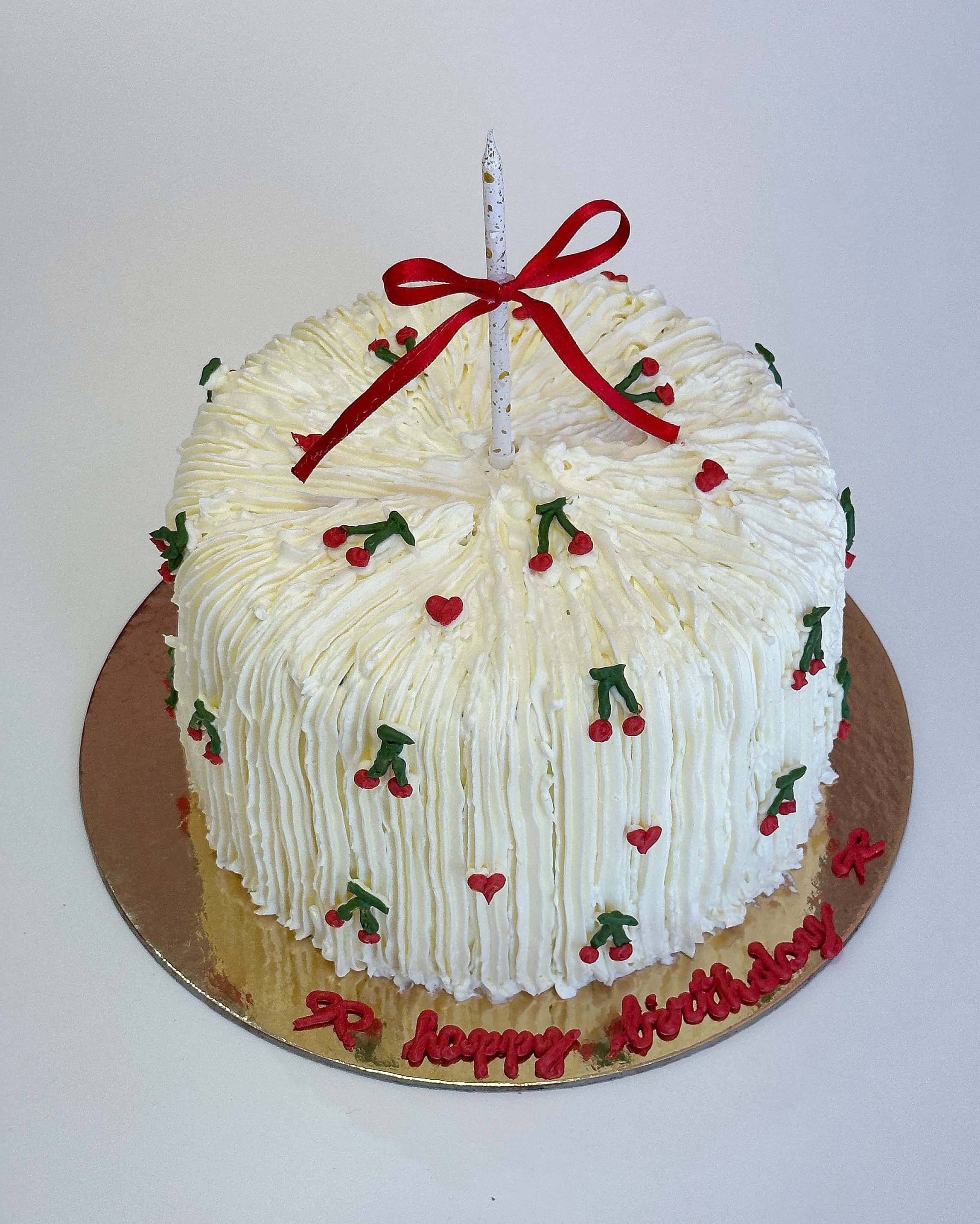 Torte ditelindje kreative dizajne unike